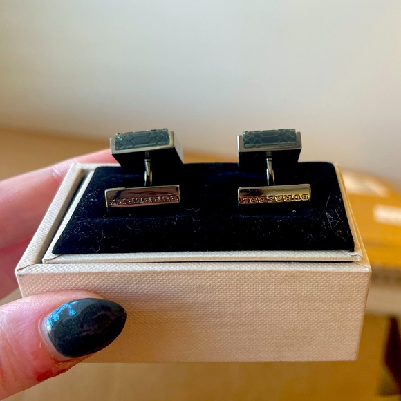 Burberry men’s cuff links. Green alligator and steel. - Picture 1 of 5